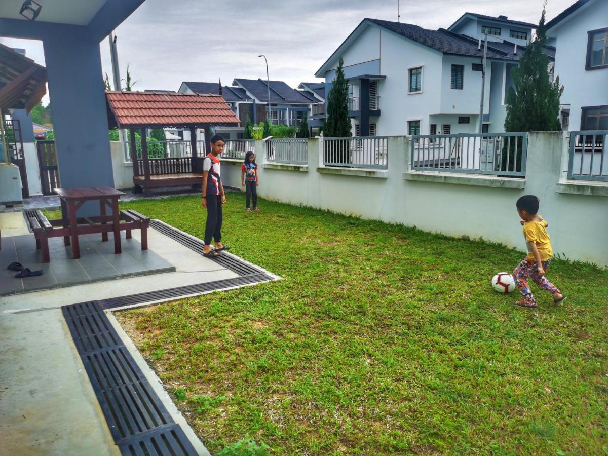 Pesona Suri Homestay Batu Pahat Exteriér fotografie